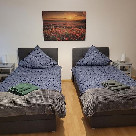 Wohnung In Oberhausen: Zentral & Ruhig, Eigener Eingang Oberhausen  Esterno foto
