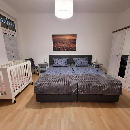 Wohnung In Oberhausen: Zentral & Ruhig, Eigener Eingang Oberhausen  Esterno foto