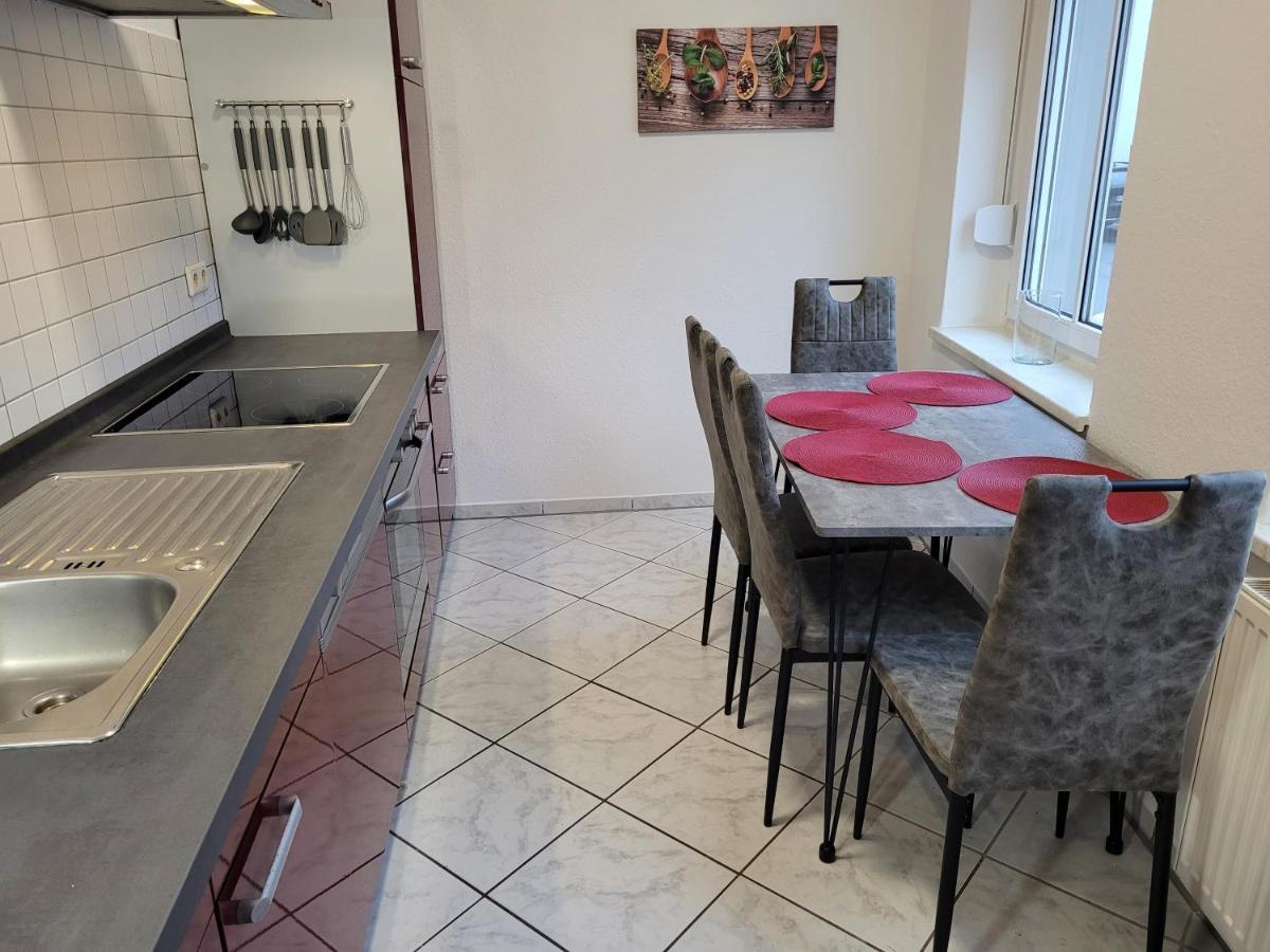 Wohnung In Oberhausen: Zentral & Ruhig, Eigener Eingang Oberhausen  Esterno foto