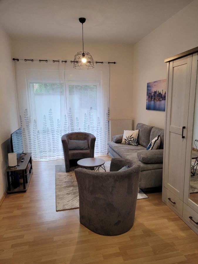 Wohnung In Oberhausen: Zentral & Ruhig, Eigener Eingang Oberhausen  Esterno foto