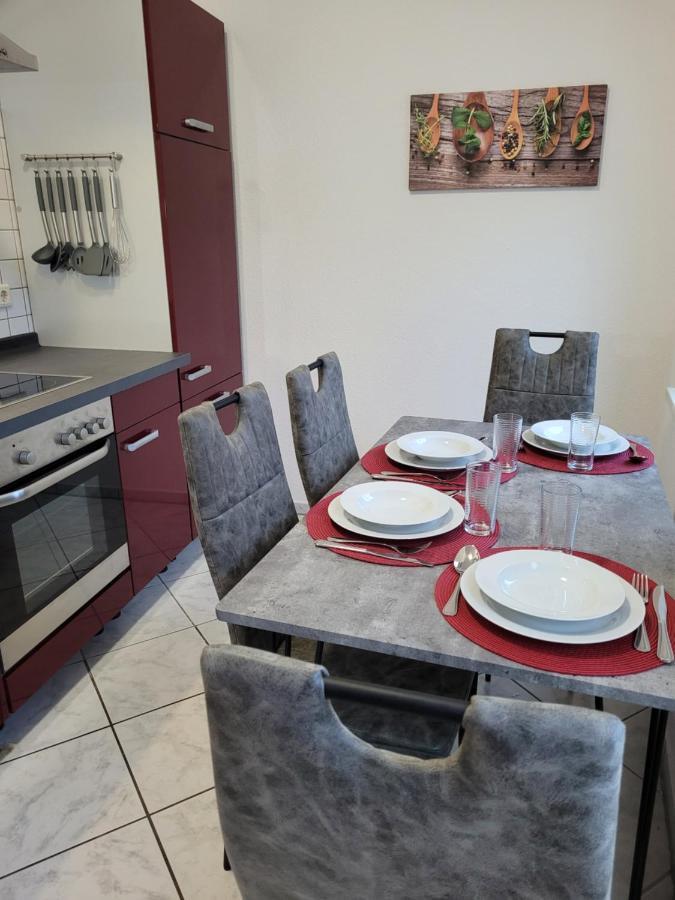 Wohnung In Oberhausen: Zentral & Ruhig, Eigener Eingang Oberhausen  Esterno foto