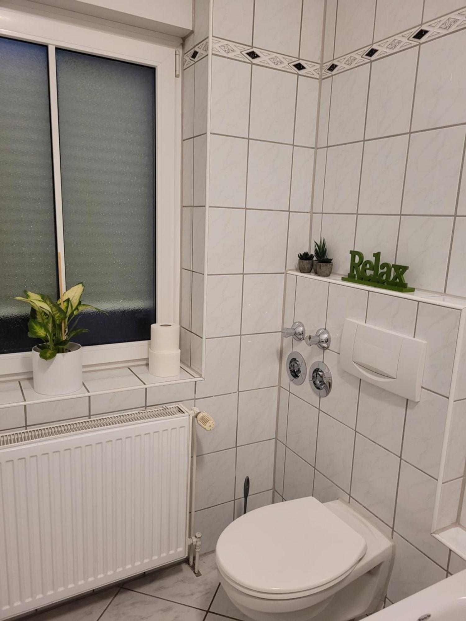 Wohnung In Oberhausen: Zentral & Ruhig, Eigener Eingang Oberhausen  Esterno foto